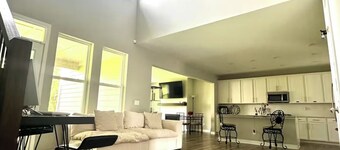 Charming Suite in a Spacious Shared Home in Fishers – Utilities included