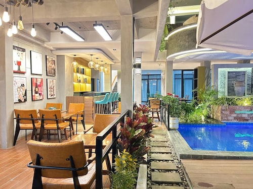 Cambana La Rivière Hotel