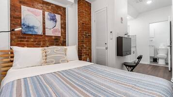 Classic Studio | Free WiFi