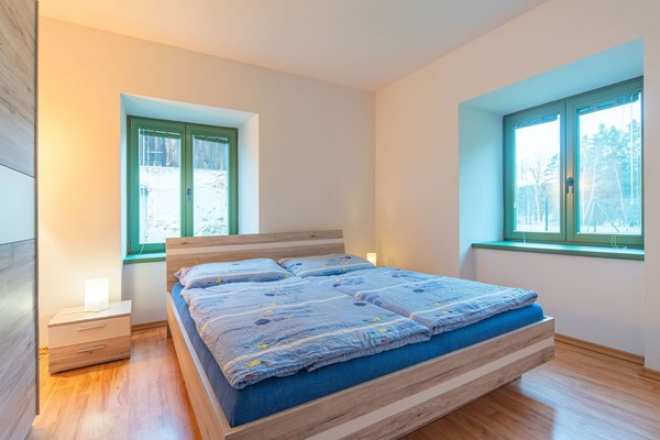 Schlafzimmer, Holz, Interior Design, Bett, Flooring, Fussboden, Zimmer, Bedding, Decke, Bettdecke