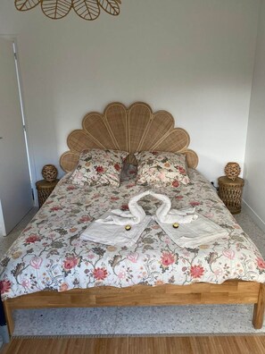 1 bedroom, free WiFi, bed sheets