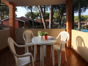 屋外ダイニングエリア