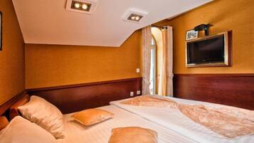 1 bedroom, internet, bed sheets