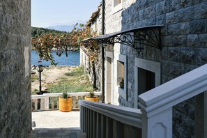 Property grounds - Ground floor apartment, private beach and seaview (Tivat)