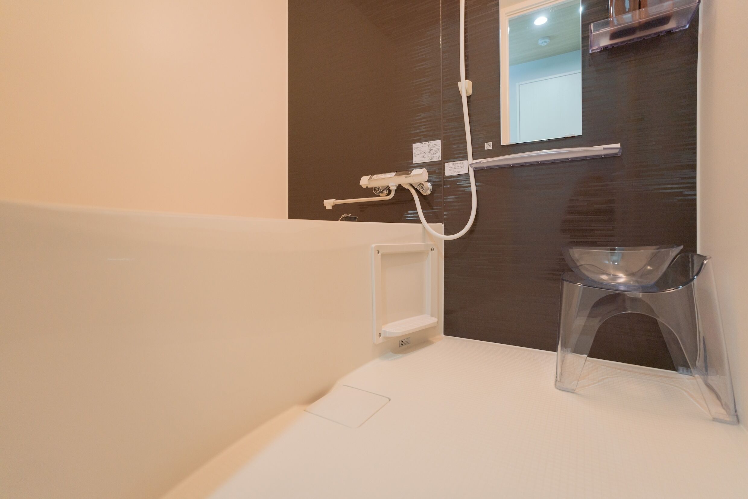 Kondominium Comfort, balkon | Kamar mandi | Kombinasi shower/bathtub, pancuran hujan,  dan perlengkapan mandi gratis