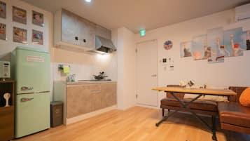 Comfort Condo, Balcony | Private kitchen | Fridge, microwave, stovetop, electric kettle