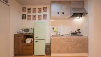 Comfort Condo, Balcony | Private kitchen | Fridge, microwave, stovetop, electric kettle