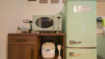 Comfort Condo, Balcony | Private kitchen | Fridge, microwave, stovetop, electric kettle