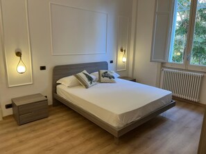 2 Schlafzimmer, Zimmersafe, Bügeleisen/Bügelbrett, Reisekinderbett