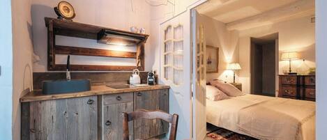 1 chambre, fer et planche à repasser, accès Internet, draps fournis
