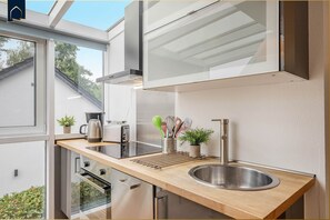 冷蔵庫、オーブン、コンロ、食器洗い機