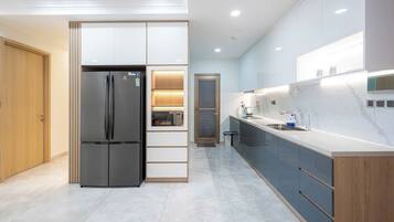 Căn hộ Deluxe, 2 phòng ngủ, ban công, quang cảnh thành phố | Bếp riêng | Tủ lạnh, lò vi sóng, lò nướng, bếp nấu