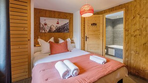 5 bedrooms, iron/ironing board, travel cot, free WiFi