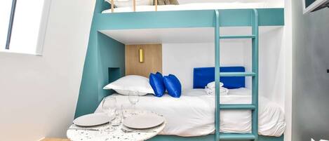 Skrivbord, strykjärn/strykbräda, gratis wi-fi och sängkläder