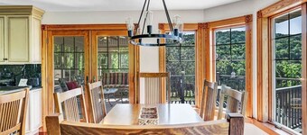 Country Chateau’ Hot Tub Incredible Views 15 Acres