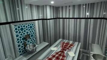 Articles de toilette gratuits, sĂšche-cheveux, chaussons