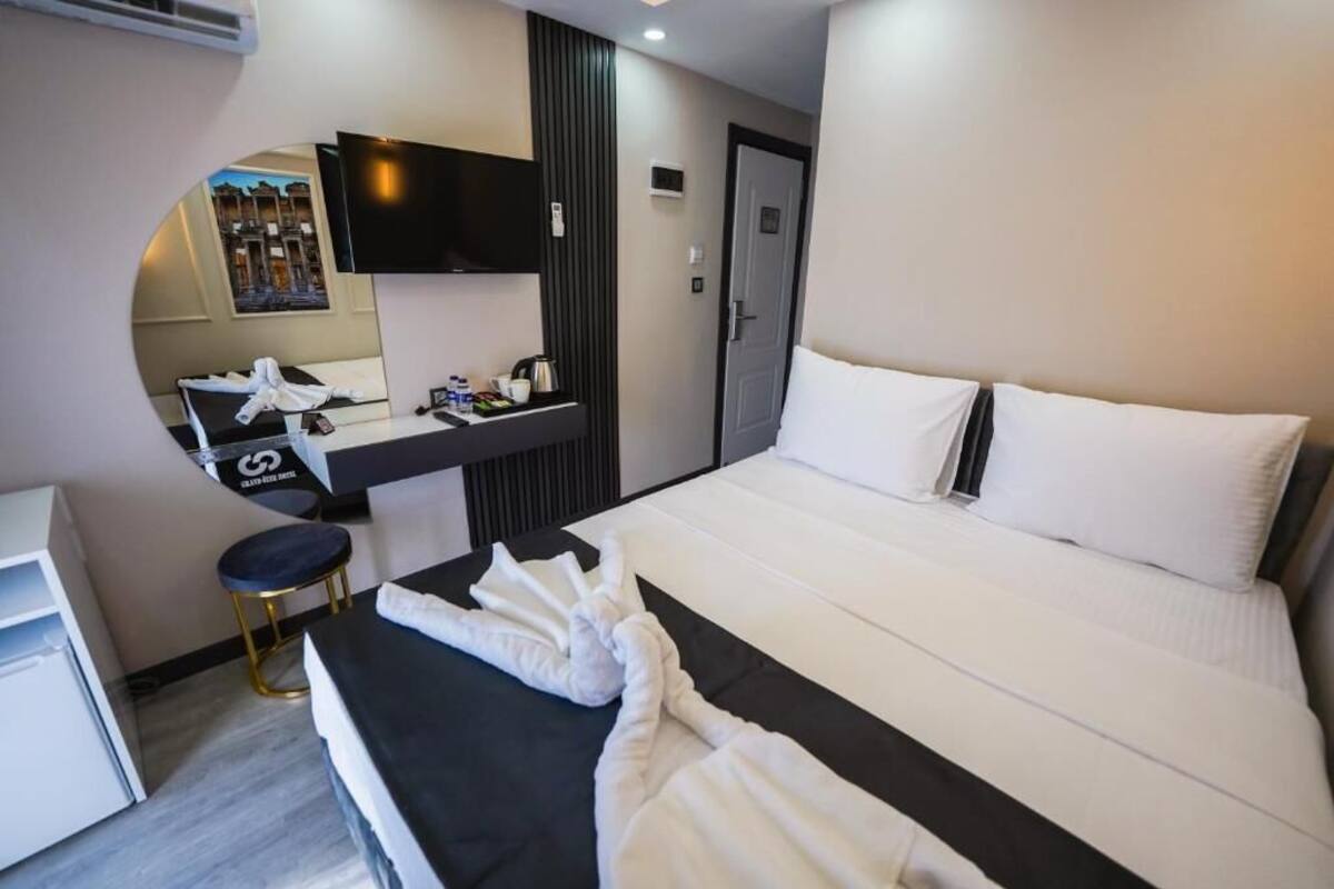 Economy Single Room | In-room safe, desk, soundproofing