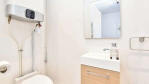 تجهيزات دش، مجففات شعر، مناشف