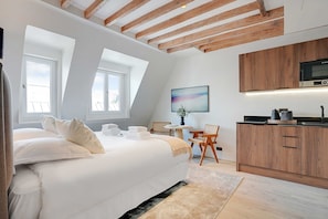 Desk, iron/ironing board, free WiFi, bed sheets - Elegant studio - 2P - Rue Saint-Honoré (Paris)