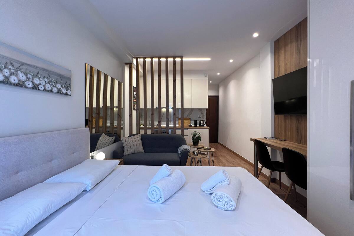 Deluxe Suite, City View | 1 bilik tidur, dihias secara berasingan