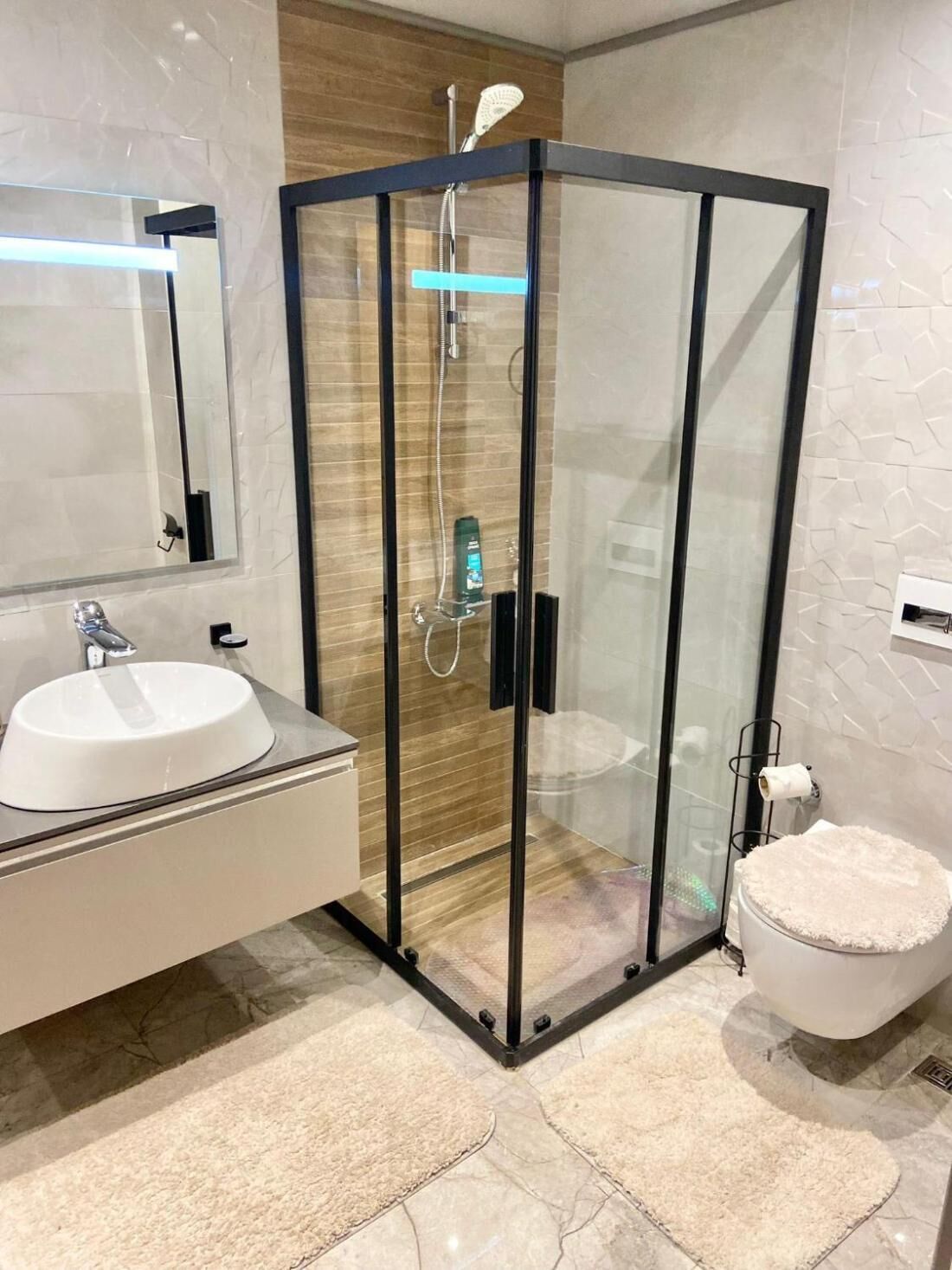 Apartment, 1 Bedroom, Smoking, Balcony | Bathroom | Toilet paper