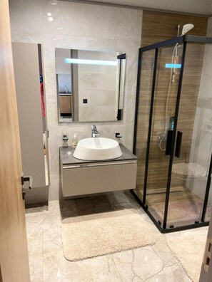 Apartment, 1 Schlafzimmer, Raucher, Balkon | Badezimmer