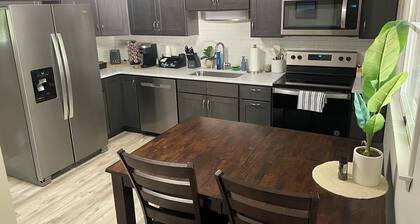Charming 2-bedroom house near Artpark in the Village of Lewiston