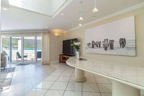Villa, 3 Bedrooms, Smoking, Balcony | Interior