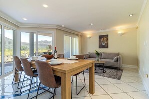 Villa, 3 Bedrooms, Smoking, Balcony | Dining room