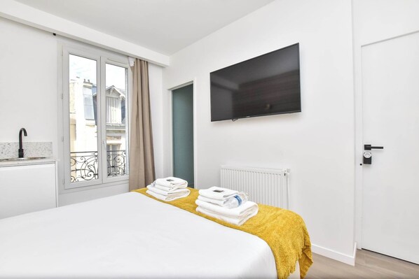 Desk, free WiFi, bed sheets - Cosy Bedroom - Tour Eiffel / Champs de Mars (Paris)