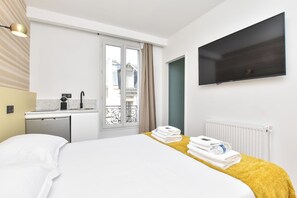 Desk, free WiFi, bed sheets - Cosy Bedroom - Tour Eiffel / Champs de Mars (Paris)