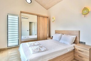 3 slaapkamers, een strijkplank/strijkijzer, wifi, beddengoed