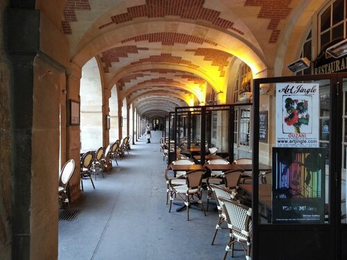 The perfect place on Place of Bastille