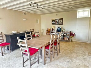 Dining - The gardener's house (Tracy-sur-Mer)