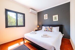 4 chambres, fer et planche Ă repasser, Wi-Fi, draps fournis