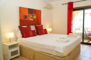 2 bedrooms, iron/ironing board, WiFi, bed sheets - Sacada Apartment - Great Balcony (Guia)