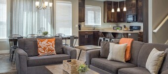 Downtown Moab Basecamp Pool & Hot Tub - Entrada