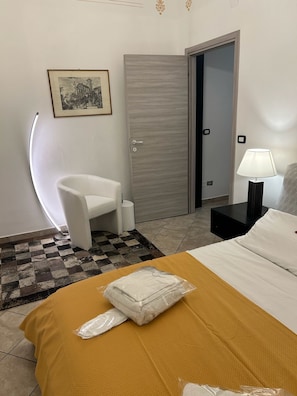 2 bedrooms, iron/ironing board, travel cot, WiFi