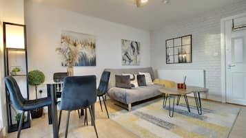 Apartment, Beach View | In-room dining