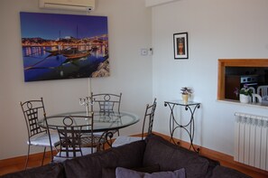 Smart TV, fireplace, DVD player, table tennis - Charming 3-bedroom villa with WiFi and heating (Faro)