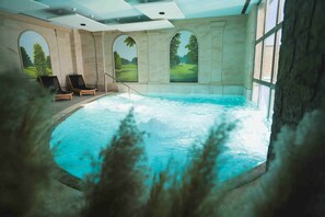 Piscine couverte, piscine extérieure