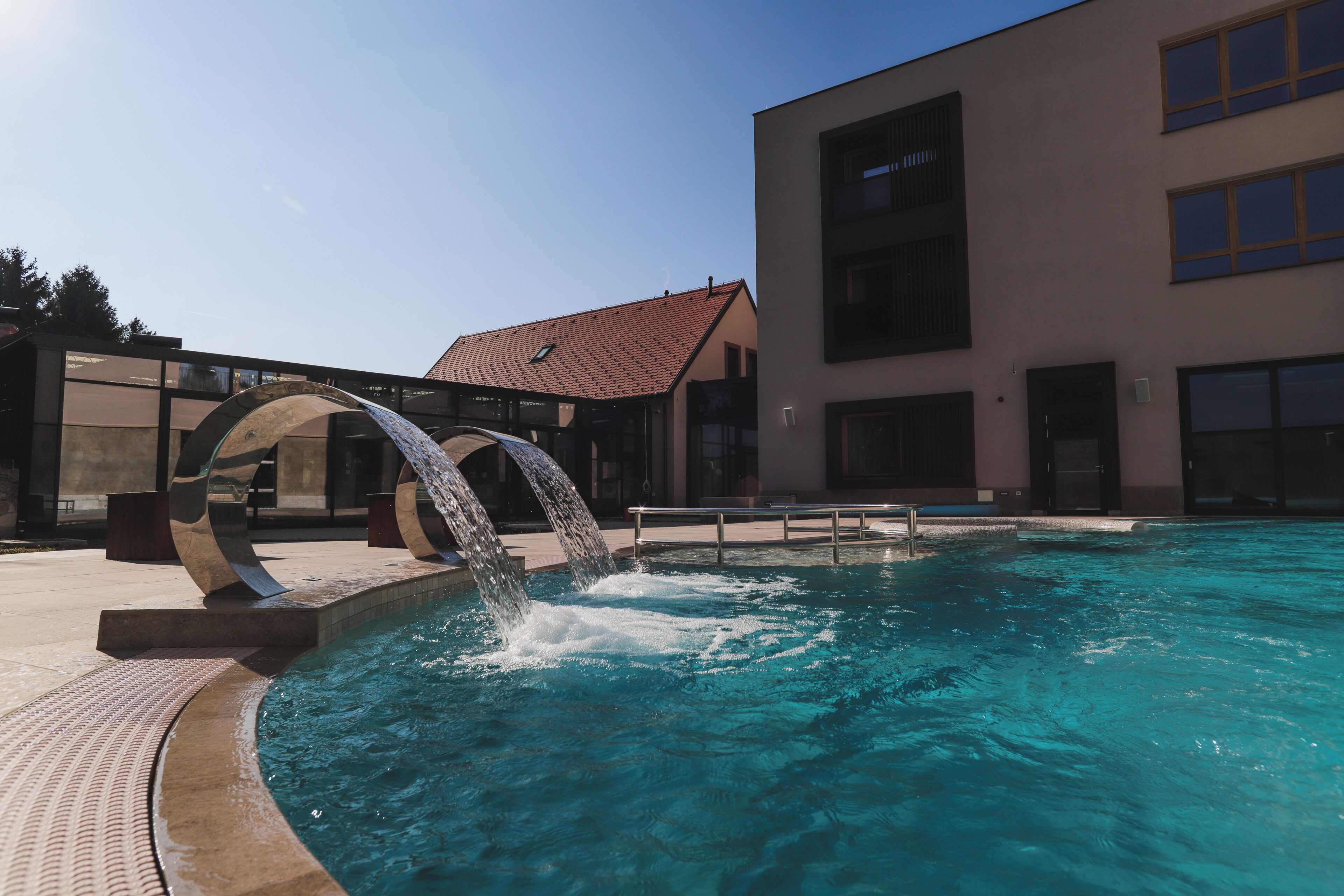 Bastu, bubbelpool, varma källor/mineralkällor och turkiskt bad/hamam