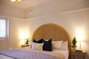 2 bedrooms, in-room safe, desk, iron/ironing board