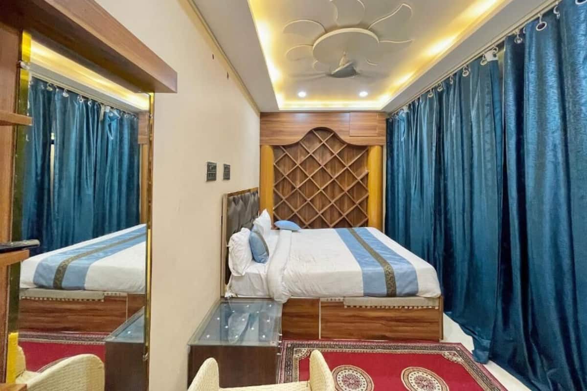 Escritorio y espacio para trabajar con laptop