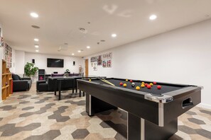 Billiards - Tantum student premium studio (Southampton)