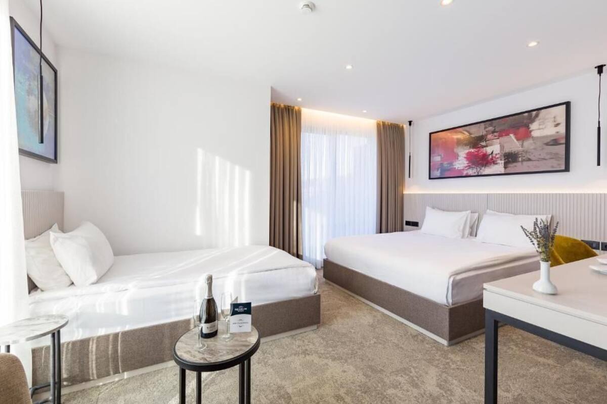 Premium bedding, Select Comfort beds, minibar, cribs (free)