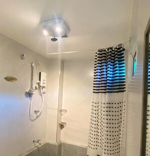 Room, 1 Bedroom, Balcony, City View | Bathroom - Room-antonios Cafe & Transient Homes Ba (Baguio)