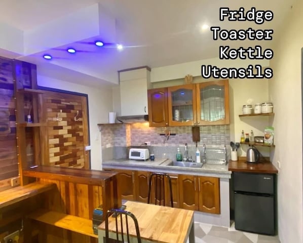 Zimmer, 1 Schlafzimmer, Balkon, Stadtblick | Innenbereich