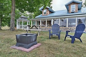 Outdoor dining - Twin Lakes Retreat (Bovey)