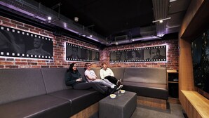 Executive lounge - Student Only Studio Apartment at Crown Place (Cardiff)